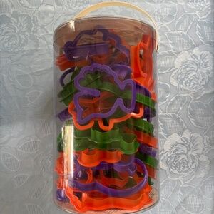 Animal Pals 50 Piece Cookie Cutter Set